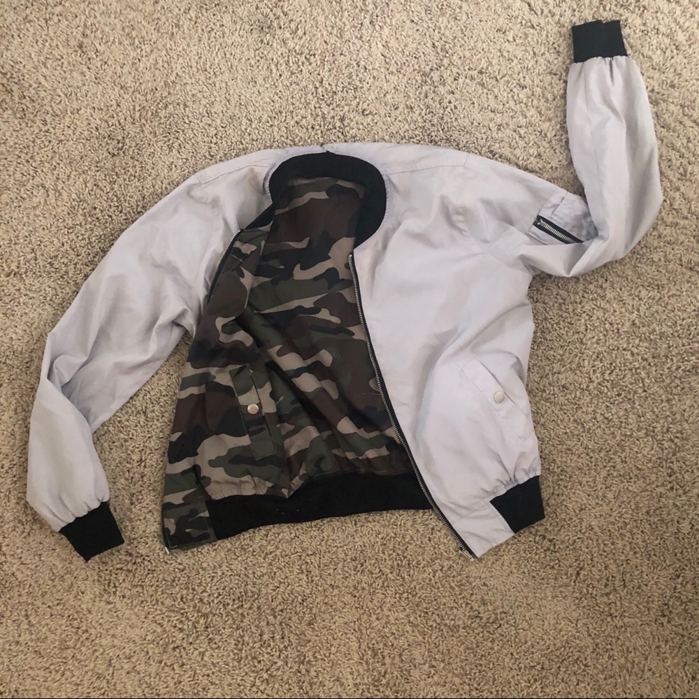 Reversible bomber jacket